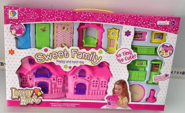 FAMILY HOUSE SET
